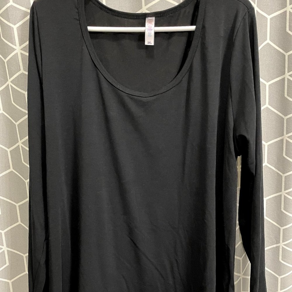 LuLaRoe Lynnae Long Sleeve Shirt - 3X (20/22) Solid Black
